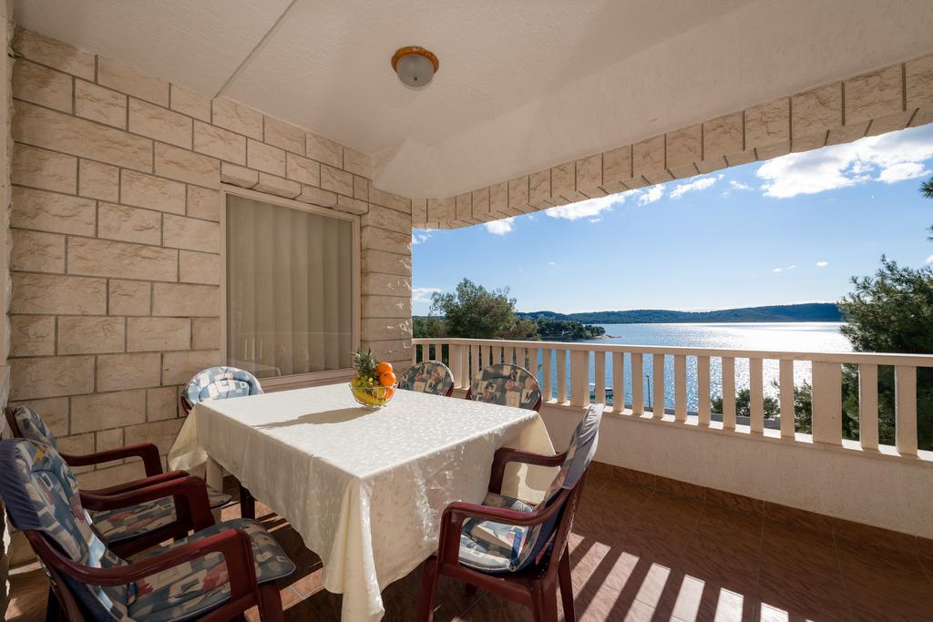 Apartments Villa Luxor Trogir Exterior photo