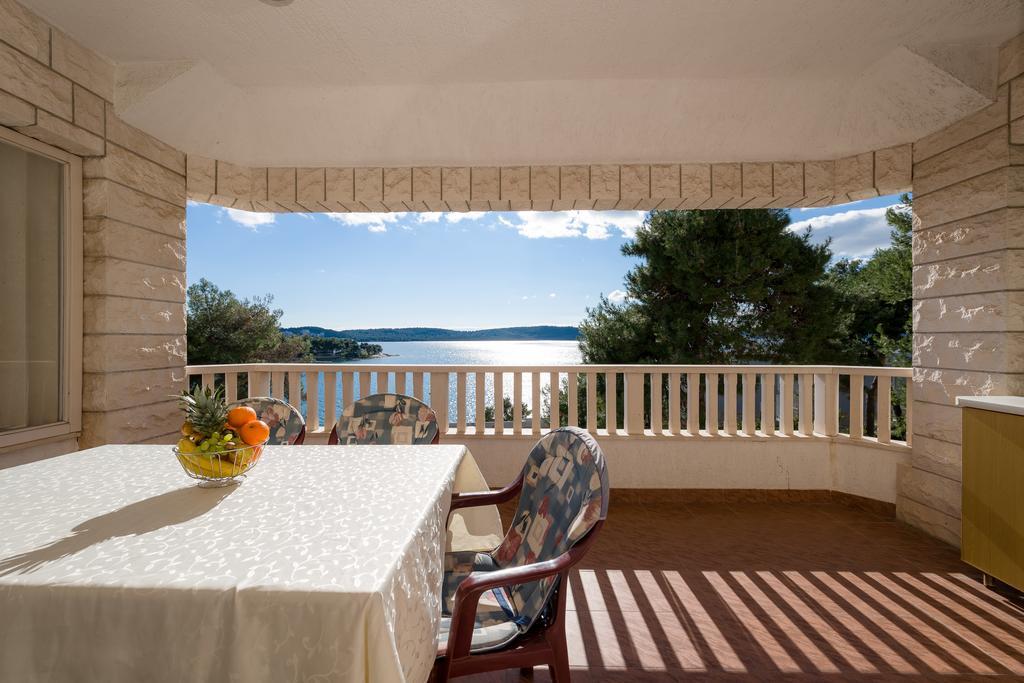 Apartments Villa Luxor Trogir Exterior photo