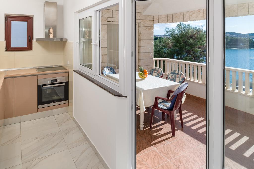 Apartments Villa Luxor Trogir Exterior photo