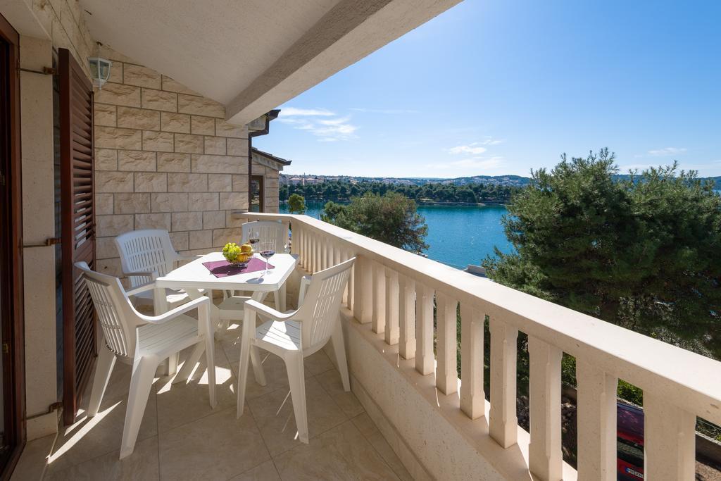 Apartments Villa Luxor Trogir Exterior photo