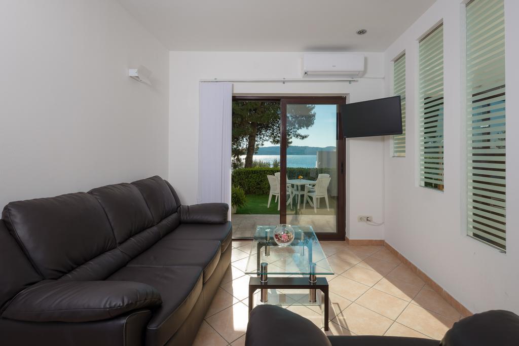 Apartments Villa Luxor Trogir Exterior photo