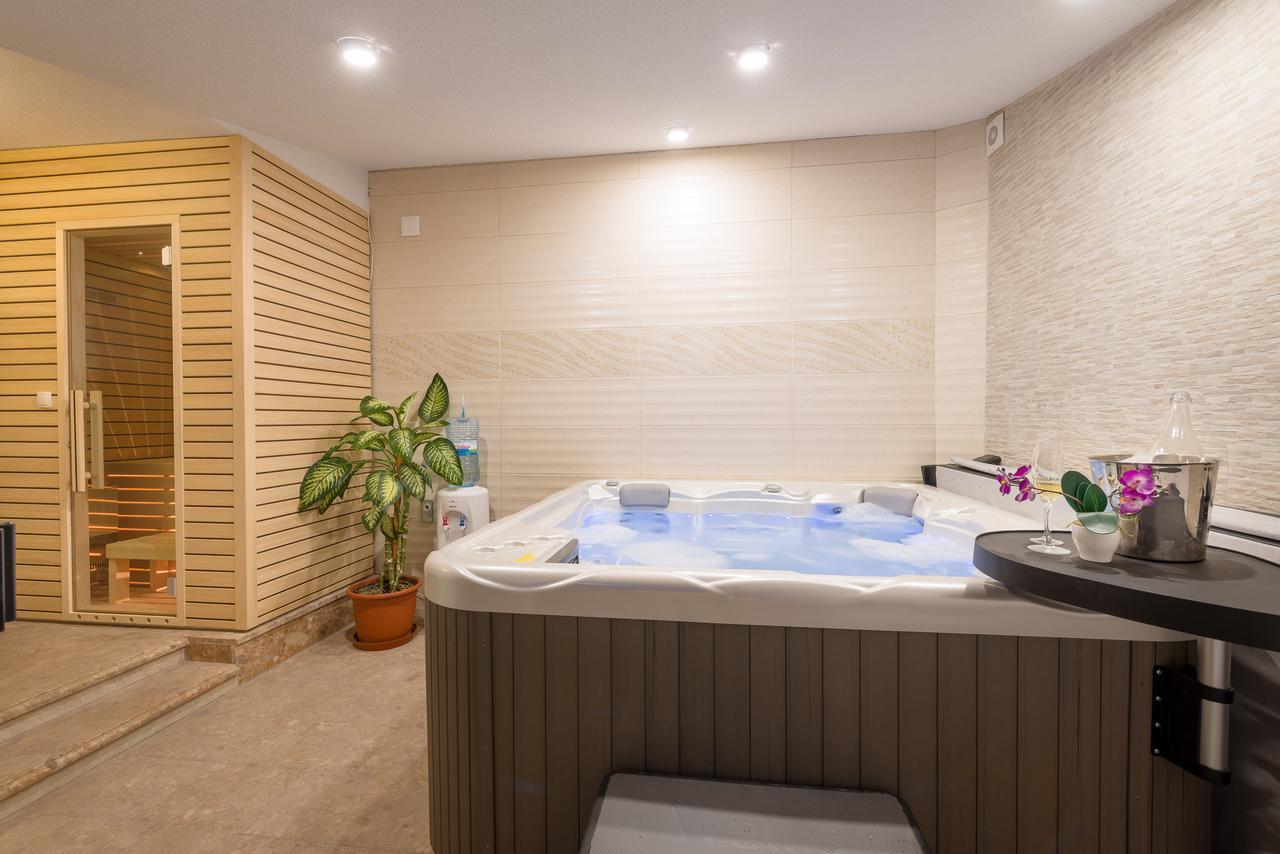 Apartments Villa Luxor Trogir Exterior photo